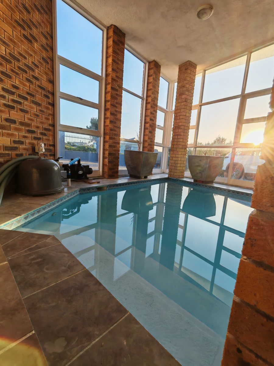4 Bedroom Property for Sale in De Kelders Western Cape